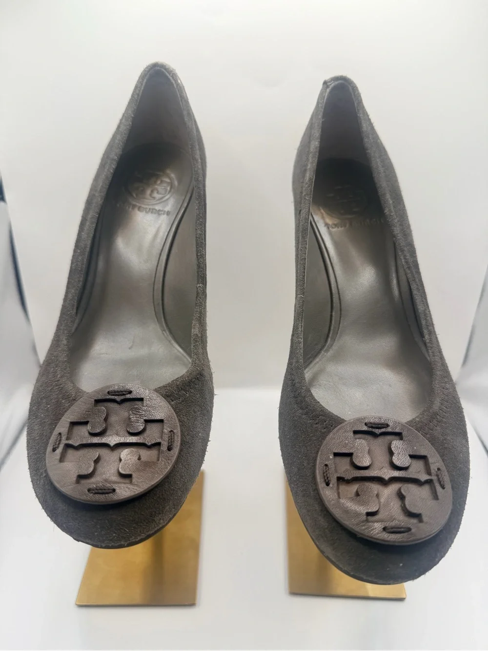 Tory Burch Charcoal Brown/Suede Logo Round-Toe Pump